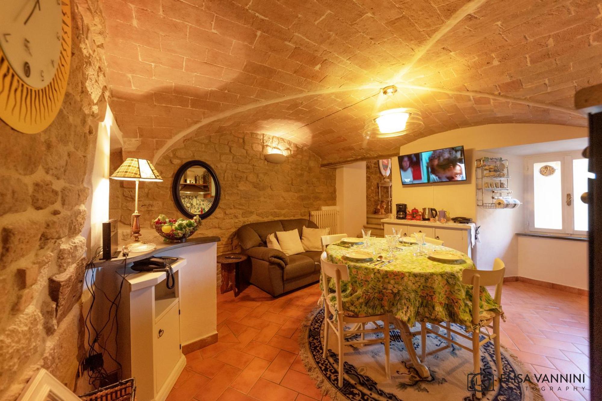 A Casa Di Rache & Bea Appartement Volterra Buitenkant foto